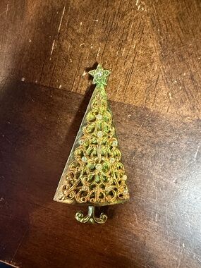 Filigree Christmas Tree MYLU brooch pin in good used condition